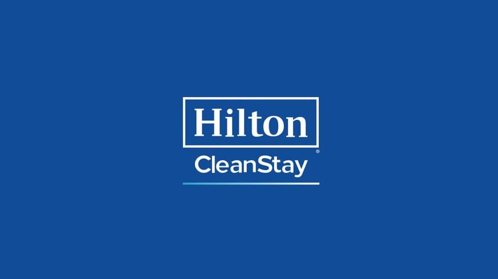 Отель Hampton By Hilton Luton Airport Экстерьер фото